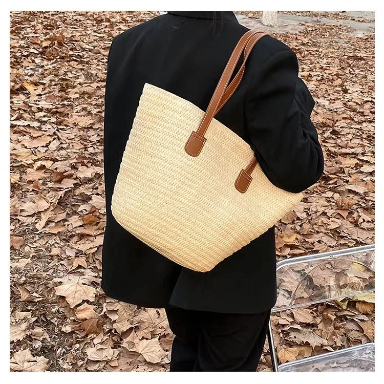 2023 New Hand-Woven Bag Single Shoulder Underarm Bag Fashionable Beach Bag